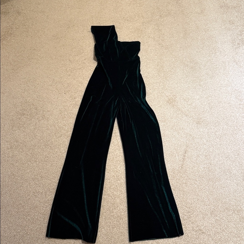 Elegant Velvet Jumpsuit in Deep Green